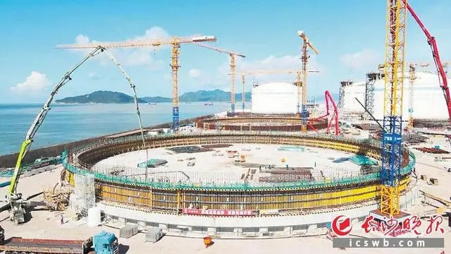 中联重科明星产品助力华南地区最大LNG储运基地建设